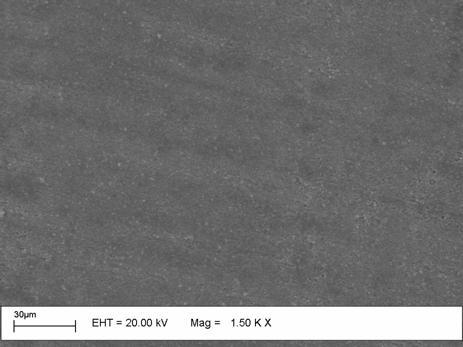 3 MICROSCOPIA ELETRÔNICA DE VARREDURA A seguir são apresentadas algumas fotomicrografias ilustrando a qualidade superficial da amostra