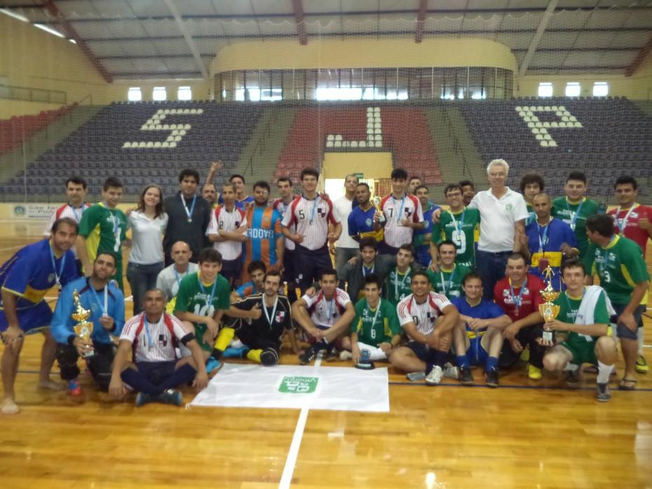 Surdos de São José dos Pinhais (ASSJP). ASPB sagrou-se campeã do evento, seguindo em ordem de classificação: ASSJP, ASL e SURDOVEL.