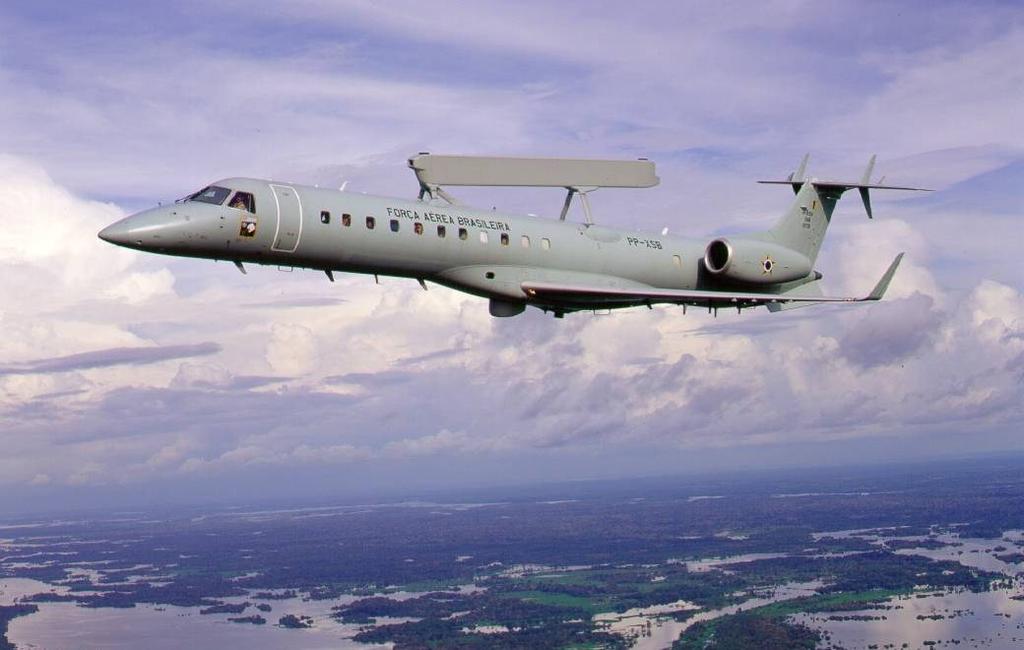 AERONAVE DE VIGILÂNCIA AÉREA EMB-145 / R-99A Plataforma: Embraer 145RJ Radar Erieye (Sueco) Comunicações seguras VOZ e DADOS