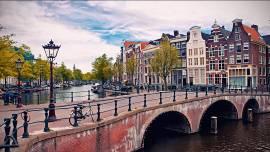 7º Dia Sábado Amsterdã Café da manhã no hotel. Tour pela cidade com uma parada no moinho de Rembrandt.