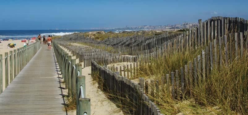 PRAIA DE MADALENA SUL Rua dos Combatentes, Madalena GPS: 41 6 1.37 N 8 39 37.