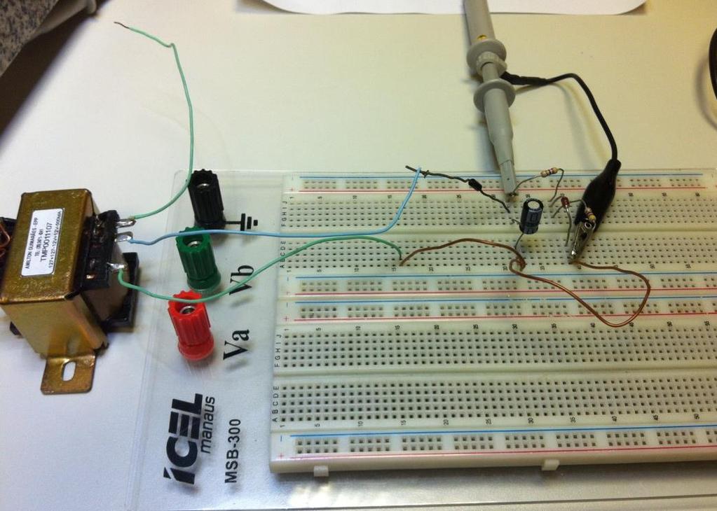 Dispositivos Lab #1 Circuitos com Diodos Lista equipamentos Transformador 127 x 12+12 2 x Diodo 1N4007 Capacitor eletrolitico 470uF Resistor 47 2 x Capacitor eletrolitico 47uF Resistor 470 Elvis