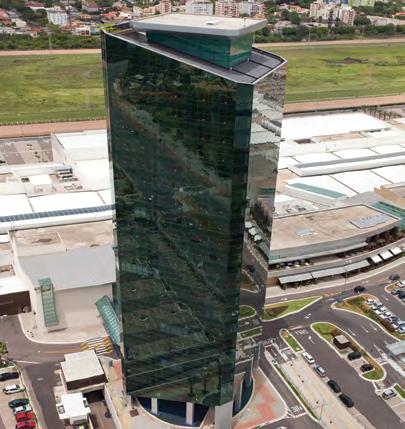 A Torre foi construída na área de estacionamento do shopping e possui uma passarela que permite a seus usuários entrar diretamente no mall. DiamondTower O empreendimento comercial é a novidade da em.