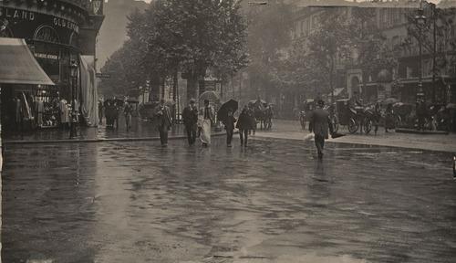 57 Figura 23 - A wet Day on the boulevard, Paris 1894, Alfred Stieglitz Fonte: http://www.moma.