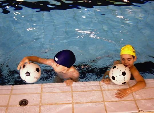 Exercício e Desporto são focos fundamentais de atenção da Motricidade Humana. Exercício e Desporto são os conteúdos fundamentais na actual disciplina de Educação Física.