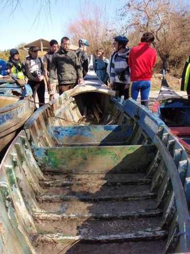 Junto ao que resta de um dos barcos dos avieiros, perto do cais da Palhota O almoço dos ciclistas fez-se à beira-rio, junto ao cais, em amena cavaqueira na presença do apetecido sol de inverno.