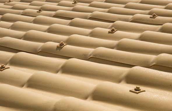 16) As telhas são porosas? A exemplo das outras coberturas, elas deixarão passar um pouco de umidade devido à porosidade? As telhas PreconVC são feitas de PVC.