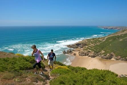 cicloturismo, observação de aves Destacam-se rotas como: Via Algarviana -