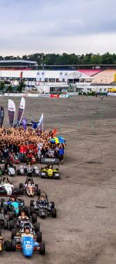 2.0 Formula SAE É uma série de competições universitárias internacionais com a participação de centenas de equipes de todo o mundo.