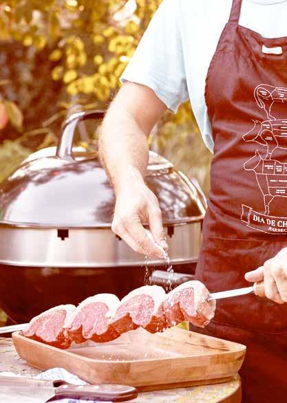 SUGESTÃO DE UM CHURRASCO PARA 10 PESSOAS: Entradas: - 1kg de linguiça toscana. - 1 pacote de pão de alho (500g). - 1 pacote de queijo coalho (500g). Carnes: - 0,5kg de fraldinha ou maminha.