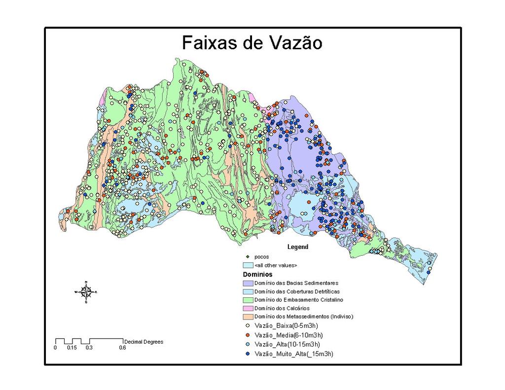 localizadas as nascentes do Itapicuru; (b) a região central de embasamento cristalino e embasamento parcialmente recoberto por coberturas detríticas Tércio-Quaternárias, onde predomina o clima