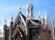 Museu da História da Igreja Aprenda sobre o impacto dos pioneiros Mórmons na fundação da Praça do Templo e de Salt Lake City.