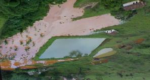 4 Inundação de áreas agriculturáveis (FOTOS 2 e 3); Aumento de