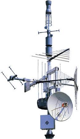 Estações fixas de monitoramento Imagen 13: Sistema integrado de antenas para estação fixa entre 9 khz e 3 GHz. (Foto: R&S Manual AU900A4).