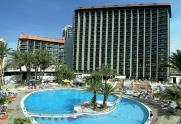 09/07 a 16/07 570 27/08 a 03/09 570 16/07 a 23/07 570 175 Hotel Palm Beach**** Situado a 700m da praia do levante, o hotel dispõe de uma piscina interior e exterior, ginásio e sauna.