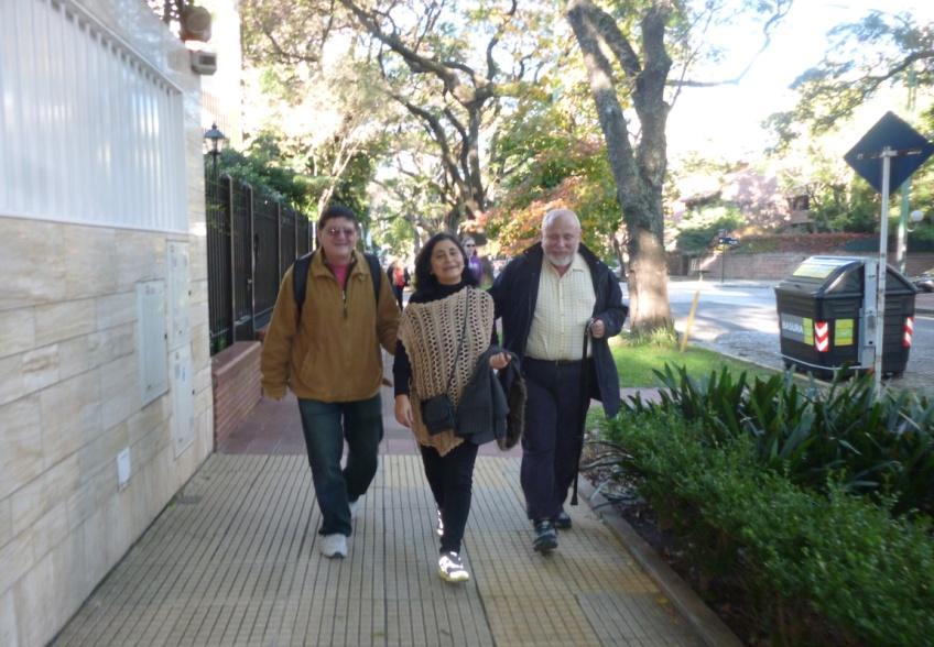 Cu prof. univ. dr. Diego Lucio Rapoport şi soţia sa, la Buenos Aires Tocmai a terminat de scris o mega-carte de 1.