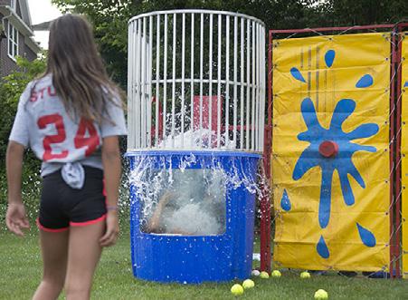 Aquáticos DUNK TANK máx.2 AQUA SLIDE máx.