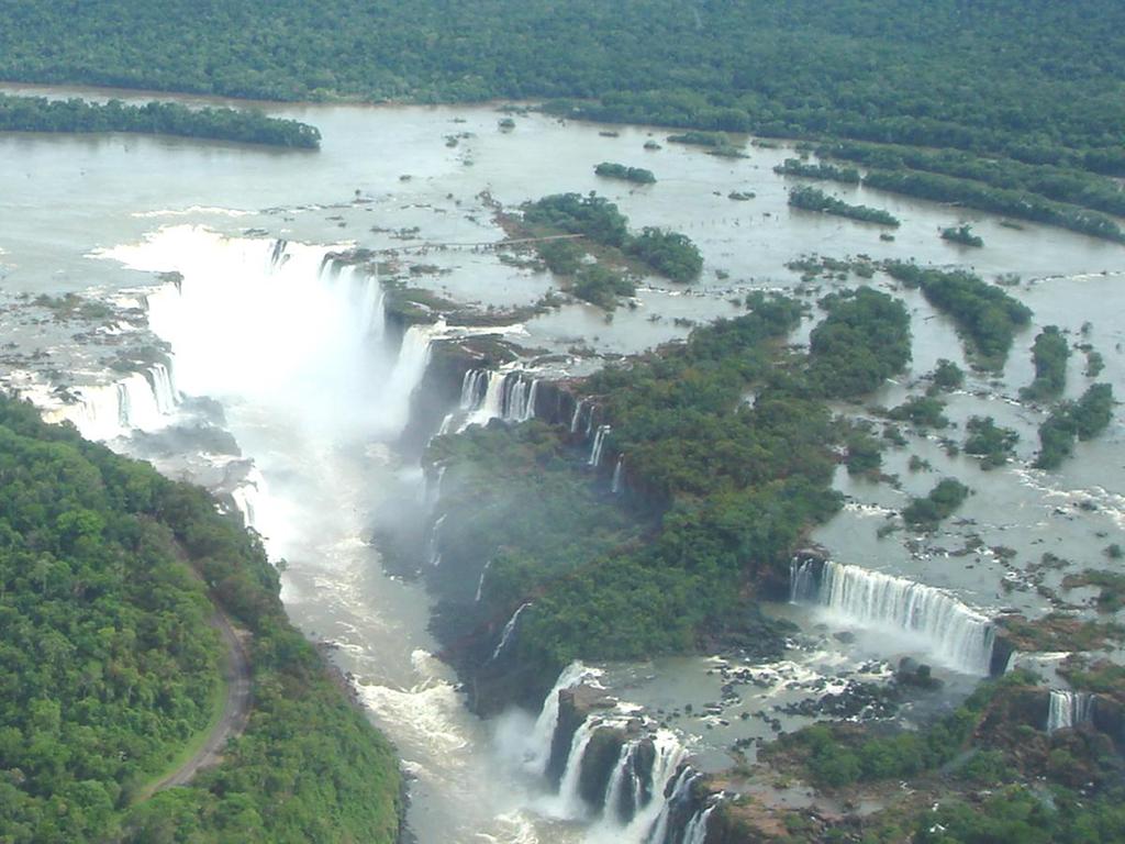 Consideração Final Nos próximos anos, o uso do VE será indispensável e inevitável, principalmente devido: a questões ambientais; a eficiência energética; ao domínio da tecnologia e; Obrigado à