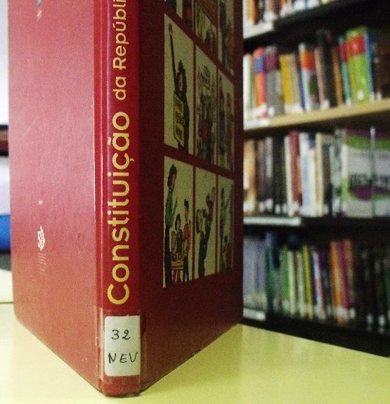 Encontrar na biblioteca: estantes A localização