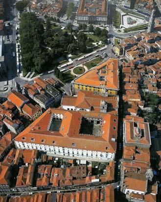 Nos finais do século XVI e início do seguinte assiste-se, no Porto, ao estabelecimento de novas ordens religiosas que influenciam fortemente o urbanismo da cidade, ao conceberem-se novos e grandiosos