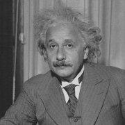 Uma Proposta de Einstein A teoria dos Quanta se originou a partir da analise do espectro de radiações emitidas por um corpo negro.