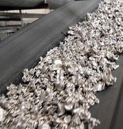Metais básicos Níquel Metal essencial para a produção de itens como moedas e carros, é produzido pela Vale no Brasil, no Canadá, na Indonésia e na Nova Caledônia.