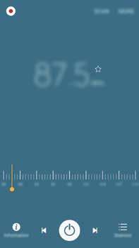 Aplicações Pesquisa por estações de rádio automaticamente Grava a música da rádio Acessa opções adicionais Insere a frequência da estação de rádio manualmente Adiciona a estação atual à lista de