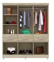 Characteristics/Características Great inner space with shelves and triple shoe