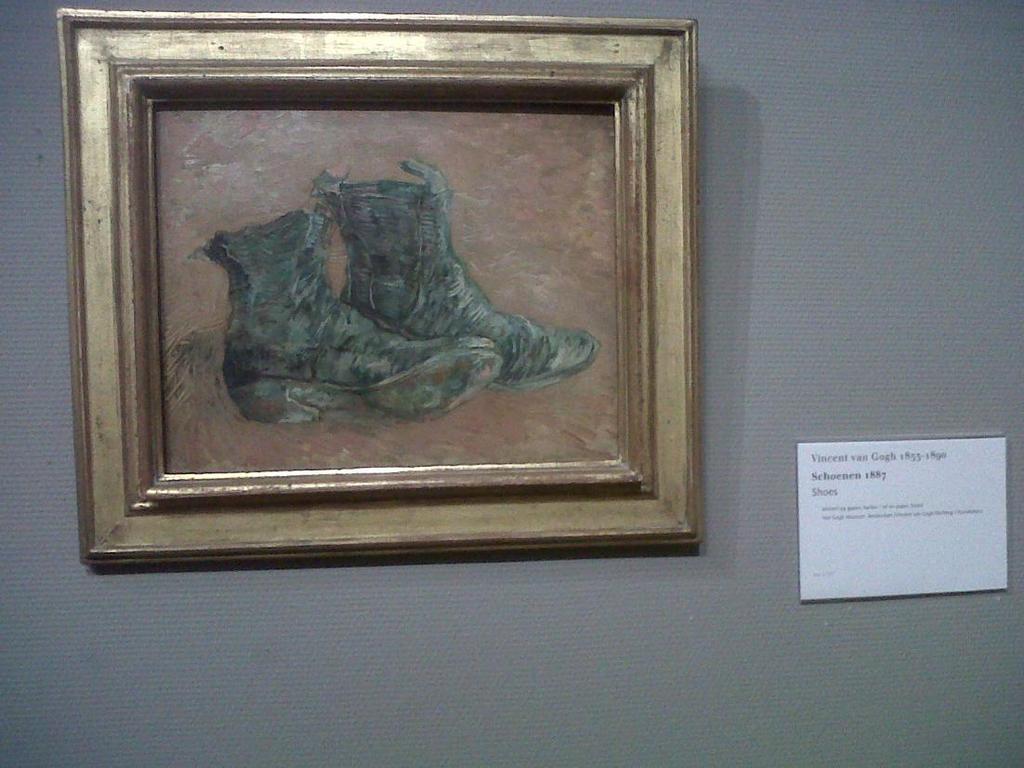 33 Ilustração 3 - Shoes (1887), de Vincent van Gogh. Van Gogh Museum. Amsterdam. Foto de autoria própria. 2011.