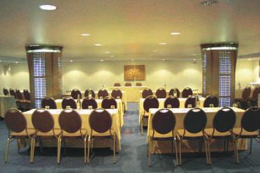 With an intimate ambience, it is perfect for professional meetings.