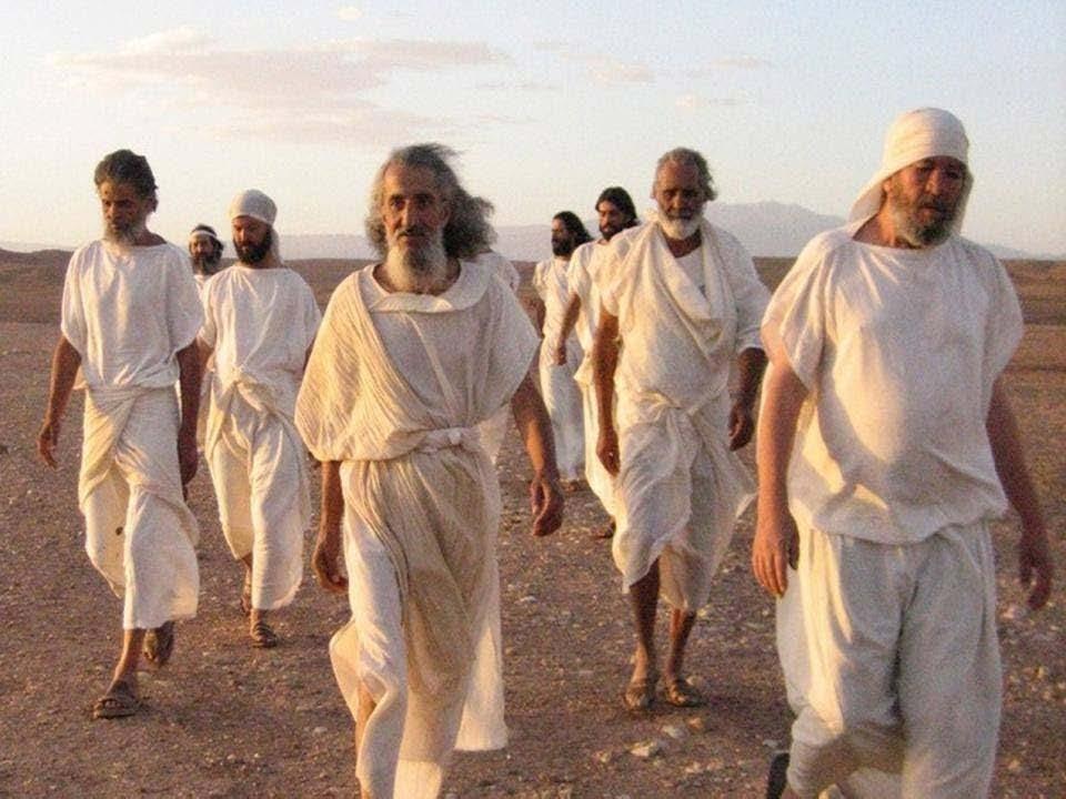 ESSÊNIOS Vivendo em comunidades distantes, eles procuravam encontrar na solidão do deserto o lugar ideal para desenvolverem a espiritualidade