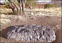 Meteoritos encontrados O maior conhecido é o Hoba West, foi encontrado próximo de Grootfontein, Namíbia tem 2,7m de comprimento por 2,4 m de largura e peso estimado de 59 toneladas.