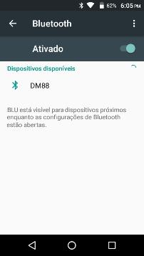 Bluetooth.» O ícone do Bluetooth aparece na barra de notificações. O Bluetooth começa, então, a procurar todos os aparelhos ao alcance e mostrará todos os dispositivos disponíveis.