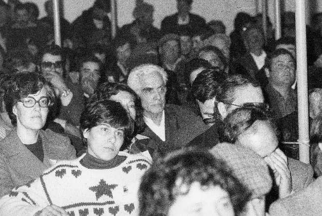 É o caso quando fala da independência e da natureza de classe do partido, da sua composição social e da sua estrutura orgânica; quando fala no processo de enlace entre partido, classe e massas;