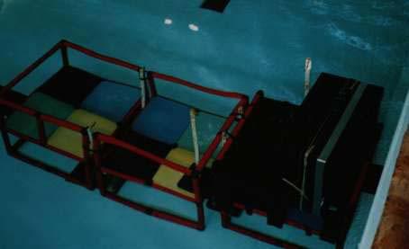 10 Piscina com Visores para Visão Subaquática A pesquisa foi realizada na piscina do Centro Natatório da ESEF-UFRGS, com dimensões de 25mx16mx2m, com visores