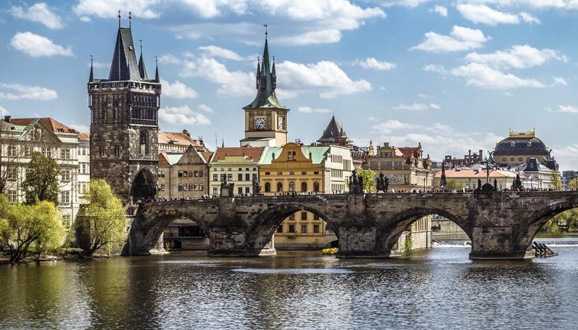 Saída pela manhã com destino a Praga, capital da República Tcheca.