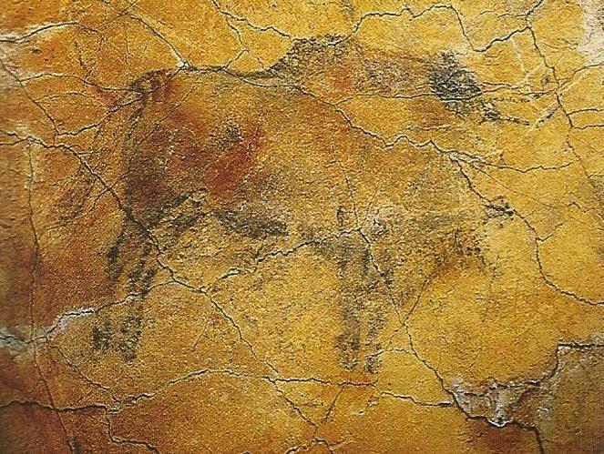 PRÉ-HISTÓRIA PRIMEIRAS : PINTURA As primeiras manifestações artísticas datam do período de 20.000 anos a.