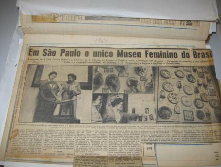 Figuras 4,5 e 6 Diretora Laia Pereira Bueno e professora de tecnologia Maria Vitorina de Freitas, criaram na década de 1950 o Museu Feminino, conforme vestígios do mobiliário e de documentos