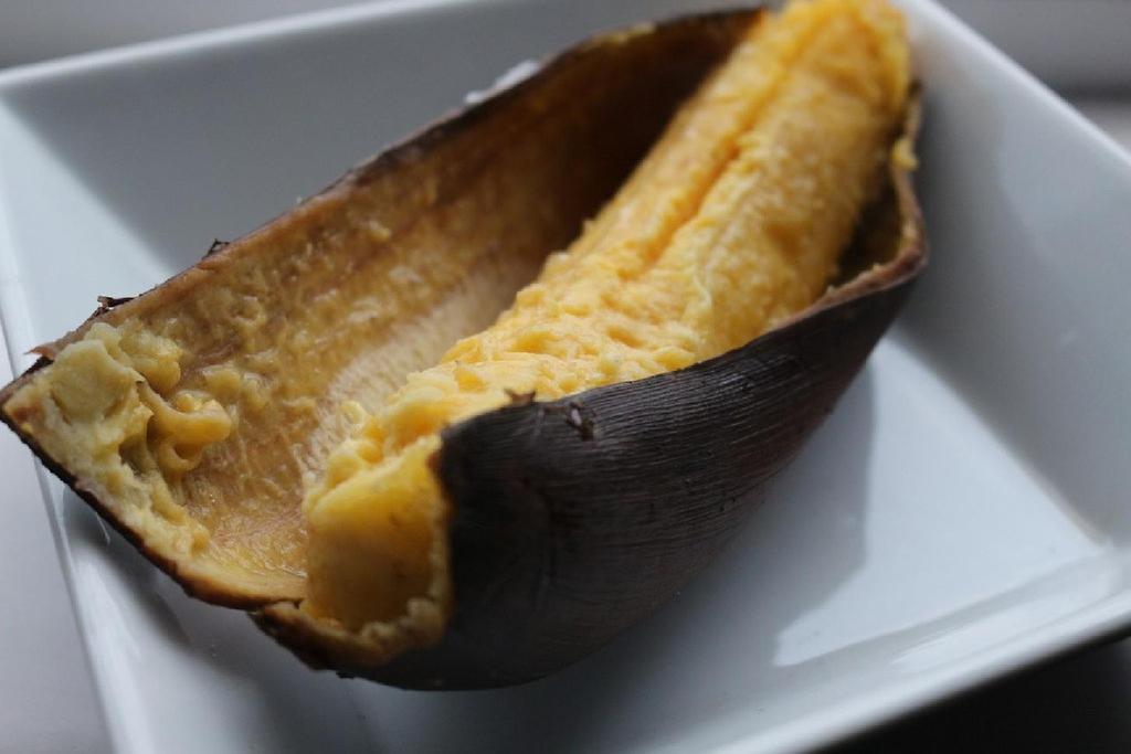 O que levou : 1 Banana-pão madura assada (pode ser cozida) 2 claras