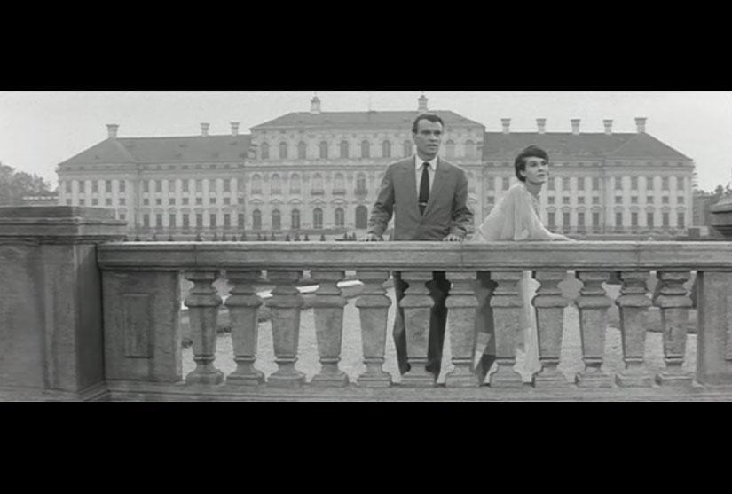 87 Fig. 22: Fotograma do filme L Anné derniére à Marienbad, de Alain Resnais, França, 1962, 94 min. Outra cena dos amantes no ano em que conheceram o romance.