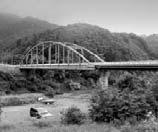 Imprimir fotos de um cartão de memória Recortes 11 Se a fotografia for demasiado comprida ou larga para se ajustar ao espaço disponível do esquema escolhido, parte da imagem será automaticamente