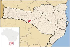 5. METODOLOGIA 5.1 Local de esudo 5.1.1 Localização O esudo foi desenvolvido no município de Capinzal, localizado na Mesoegião do Oese Caainense, mais pecisamene na Micoegião de Joaçaba.