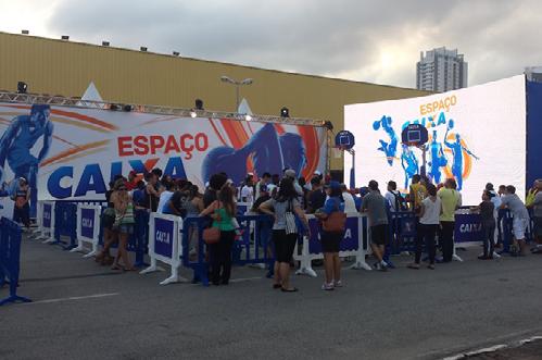 Ativações marcam Jogo das Estrelas do NBB POR DUDA LOPES, EM MOGI DAS CRUZES (SP) O Jogo das Estrelas, disputado no último fim de semana, em Mogi das Cruzes-SP, marcou a estreia dos novos