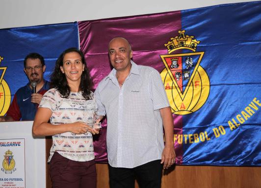 O prémio de Treinador do Ano de futsal foi entregue a Carlos Juliano, do Farense, o mais votado pelos seus pares. Vencedor da Taça do Algarve, conduziu a sua equipa a um excelente desempenho na 2.