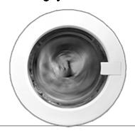 As máquinas de lavar roupa removem uma grande parte da água absorvida pelos têxteis por centrifugação.