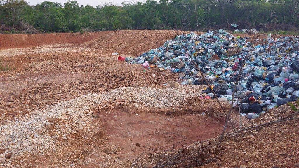 existência de drenagem de gases e todos os outros itens exigidos para o funcionamento de um aterro controlado.