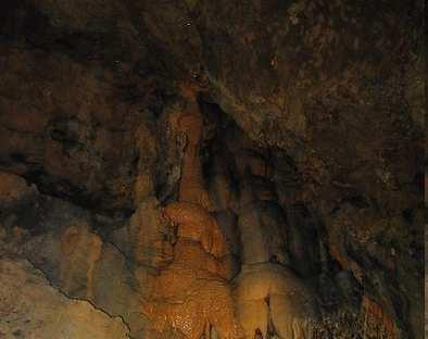 Espeleotemas e Formações Mantos estalagmíticos Fonte: