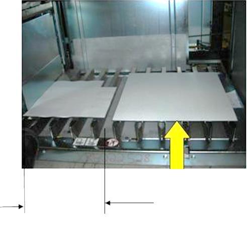 Operação do Carrinho de Material de Produção Xerox (igen) Aviso ao cliente (empilhamento de papel) Para os tamanhos de empilhamento menores que 355,6 mm (14 pol.