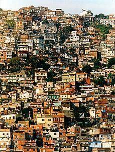 Há paralelos entre a laje da Favela