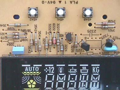 6. SOLDA FRIA NO RELÉ ELETRÔNICO DIGITAL, MODELOS: BMU27A, BMB27A, BMC27A, BMC38A e BMC38P Este problema pode ocorrer devido a problemas do